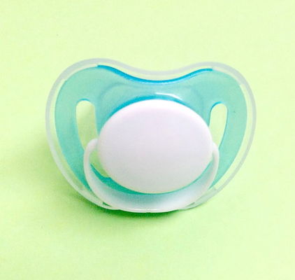 Núm vú giả bú sữa mẹ không chứa BPA silicone PP BPA