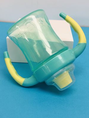 Cốc chuyển tiếp Ounce cho bé 6 tháng 7 không tràn BPA