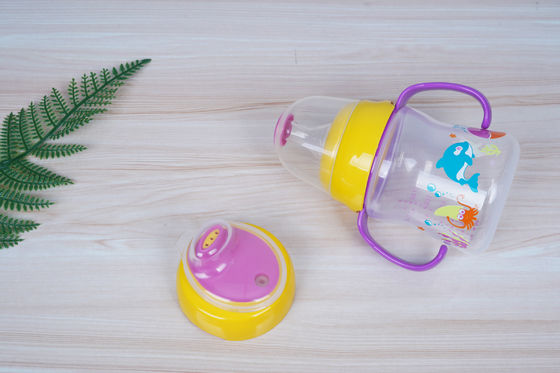 Hút núm vú 2 trong 1 BPA Miễn phí 6 tháng 6 Ounce Baby Sippy Cup