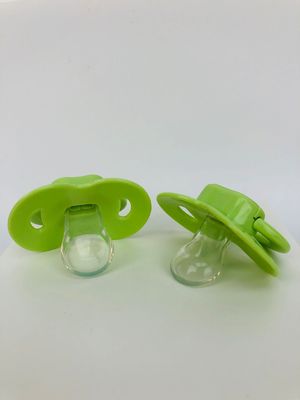 Núm vú em bé sơ sinh bú sữa mẹ silicone